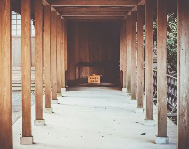 Outdoor space with wooden columns to showcase best practices for refurbishing old structures